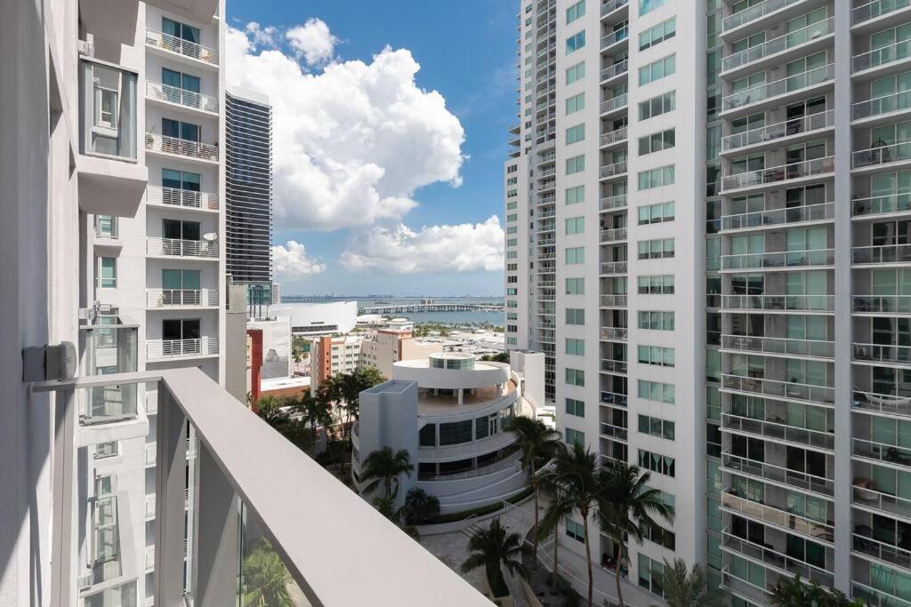 Appartamento Stylish Modern Downtown Studio Free Parking Miami Esterno foto